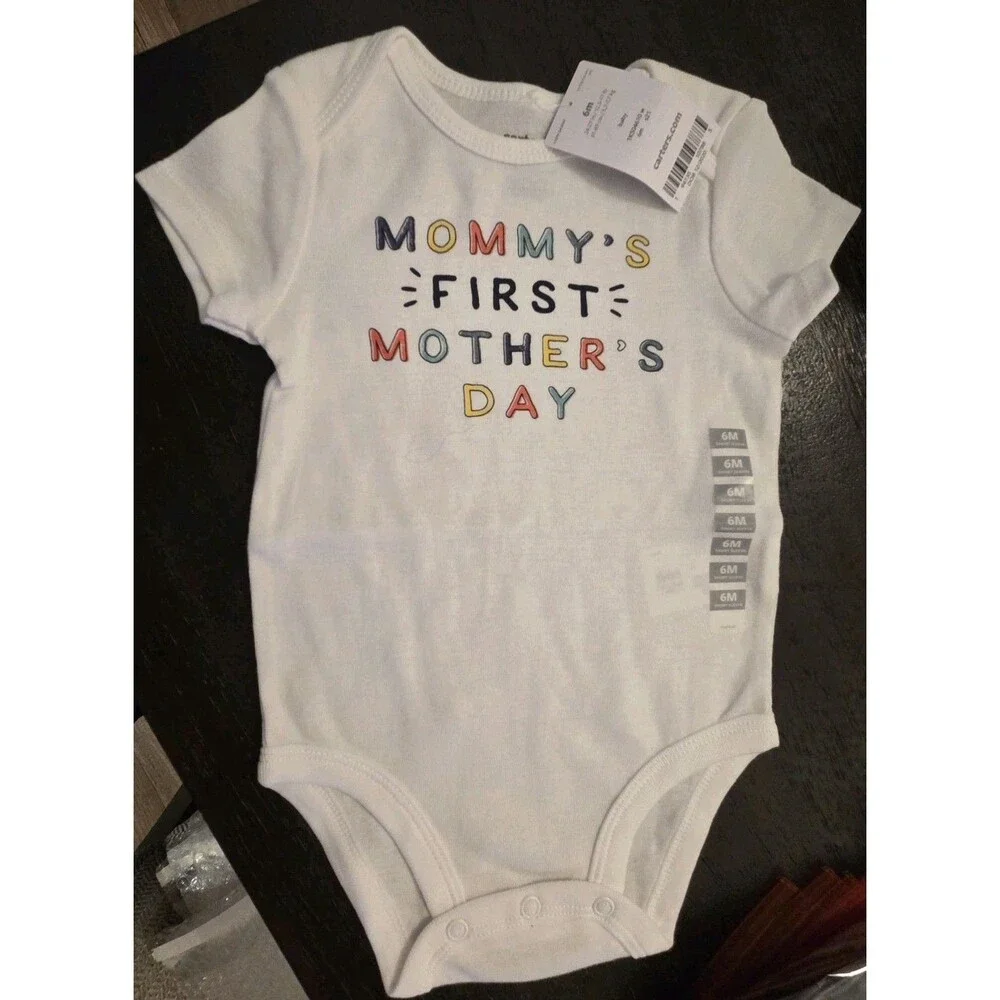 Carter's brand unisex baby bodysuit Baby's First Mother's & Father's Day - 6MO